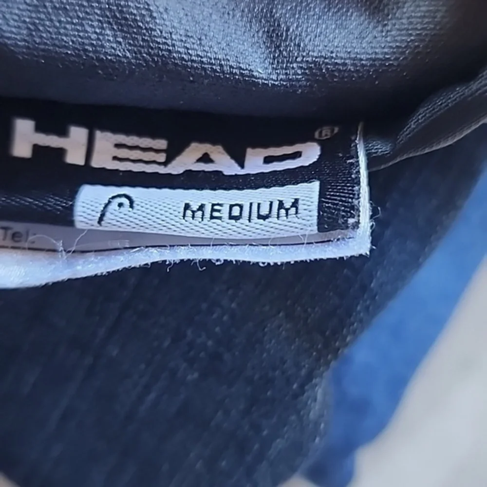 Head snow gloves med has heat pocket on‎ top